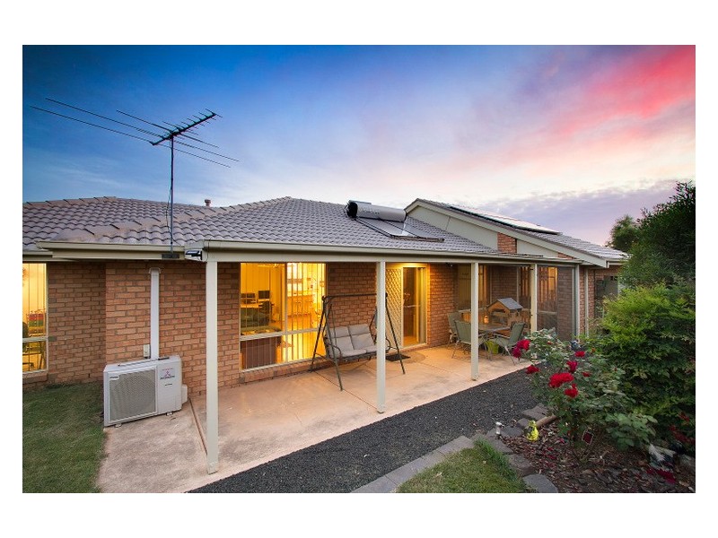 12 Mitchell Court, Berwick VIC 3806