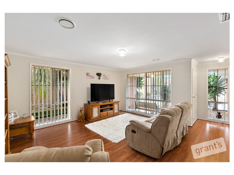 17 Euroa Avenue, Berwick VIC 3806
