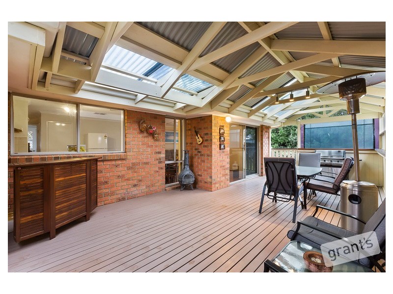 17 Euroa Avenue, Berwick VIC 3806
