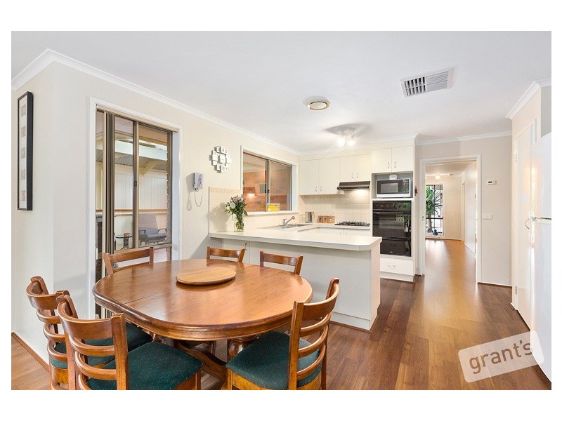 17 Euroa Avenue, Berwick VIC 3806