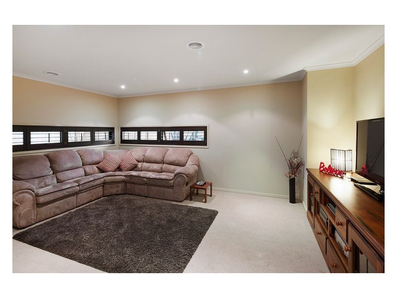 2 Flowerfield Court, Berwick VIC 3806