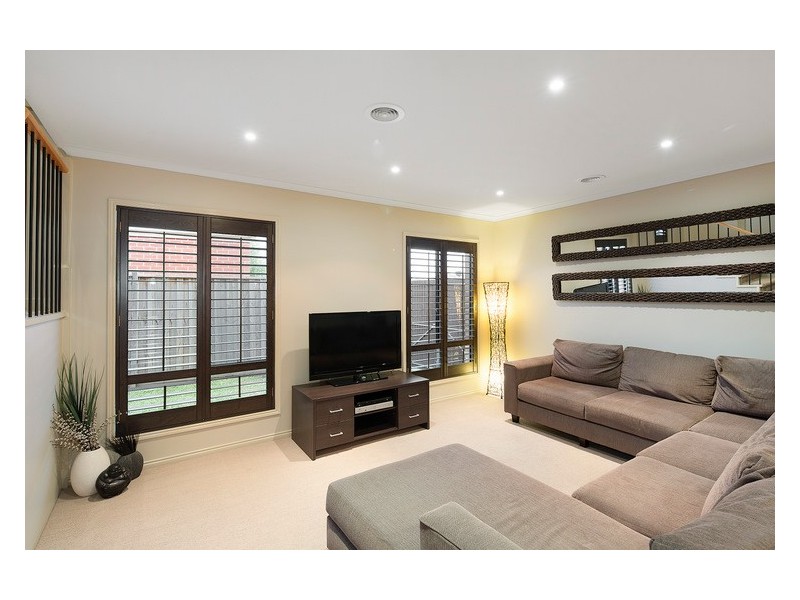 2 Flowerfield Court, Berwick VIC 3806