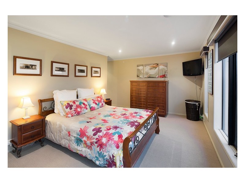 2 Flowerfield Court, Berwick VIC 3806