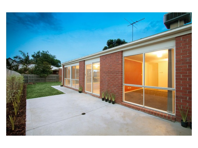 2 Grand Arch Way, Berwick VIC 3806