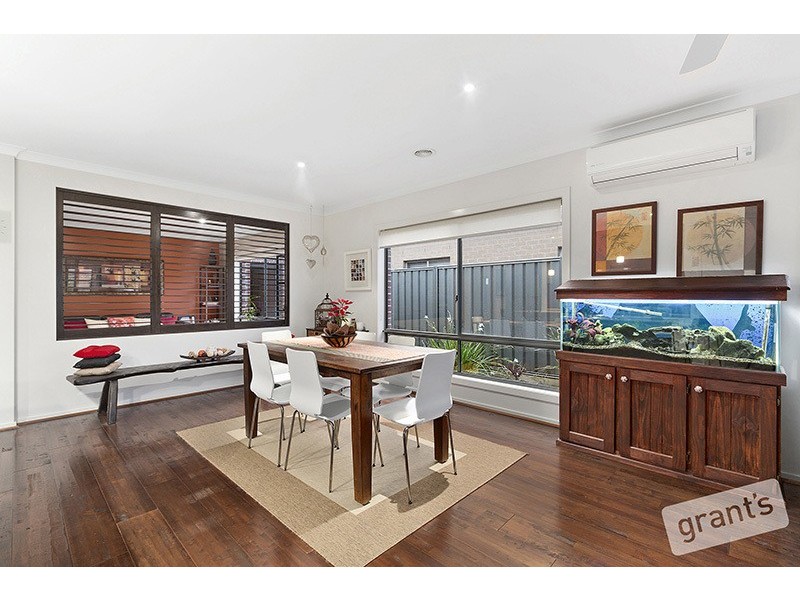 16 Cerbera Bend, Cranbourne North VIC 3977