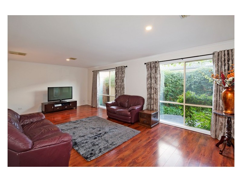 13 Cromford Crescent, Narre Warren South VIC 3805