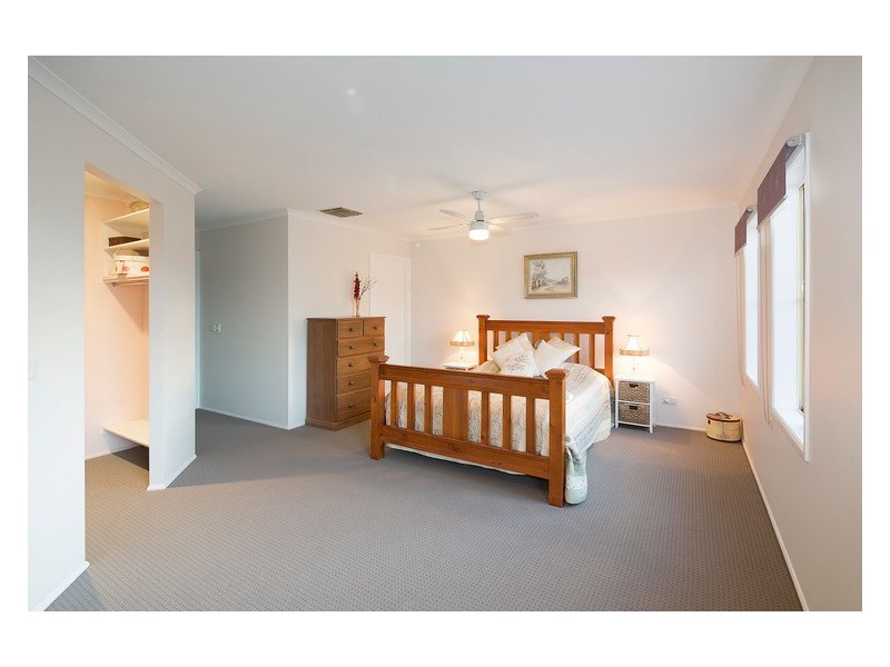 13 Cromford Crescent, Narre Warren South VIC 3805