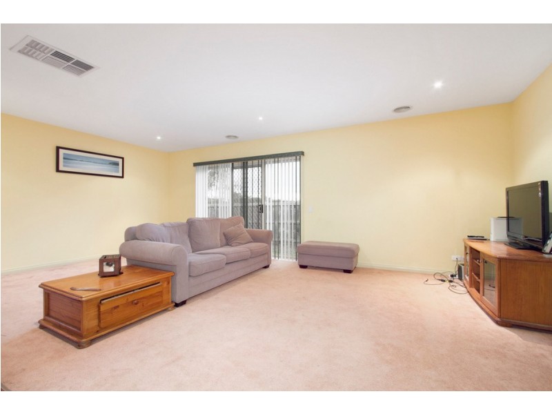 15 Aitken Court, Berwick VIC 3806