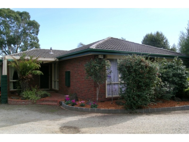 14 St Boswells Avenue, Berwick VIC 3806