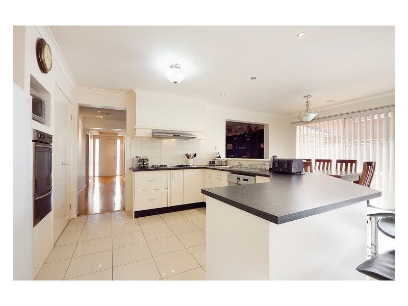 7 Royal Court, Narre Warren South VIC 3805