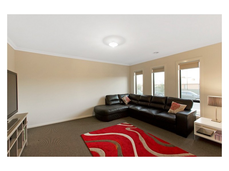 9 Galenia Street, Cranbourne North VIC 3977