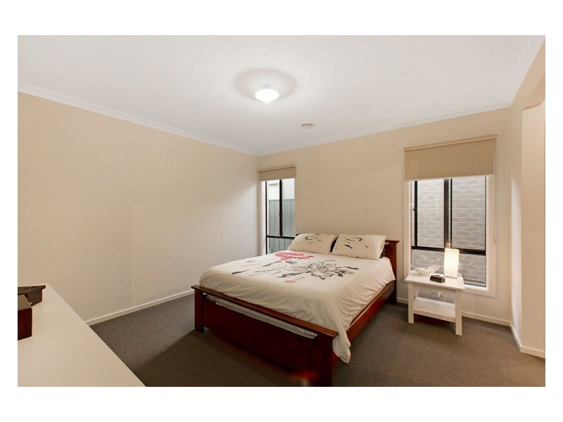 9 Galenia Street, Cranbourne North VIC 3977