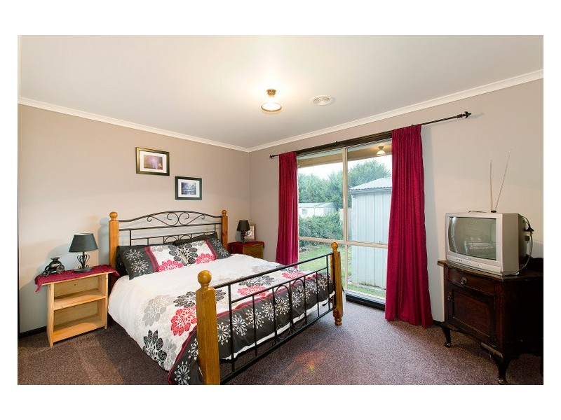 10 St Boswells Avenue, Berwick VIC 3806