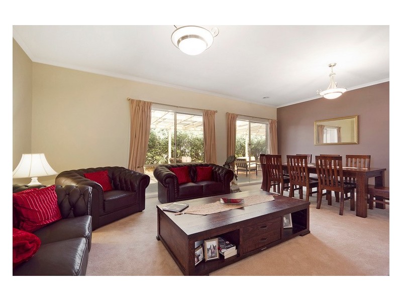 22 Ellesse Way, Berwick VIC 3806