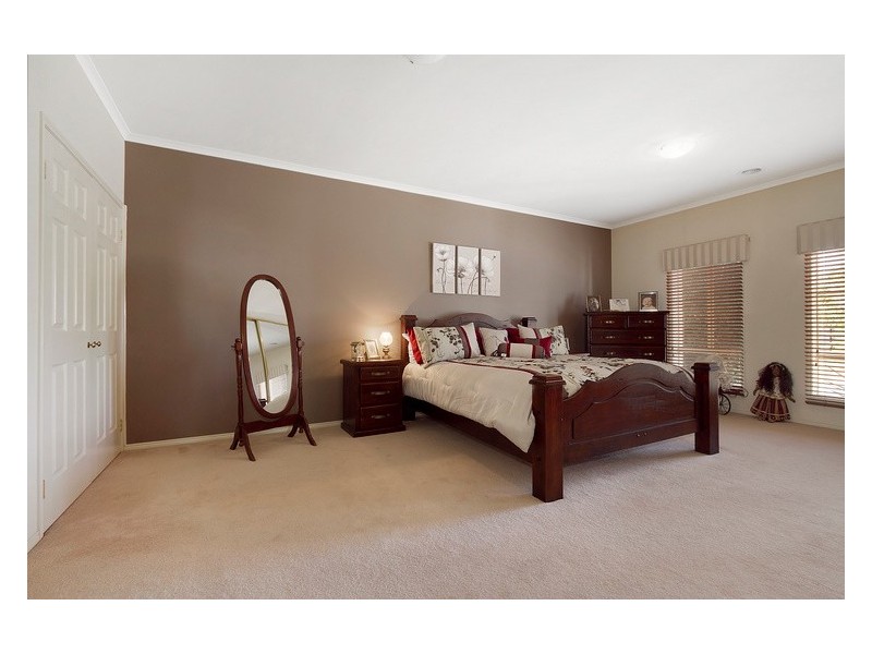 22 Ellesse Way, Berwick VIC 3806