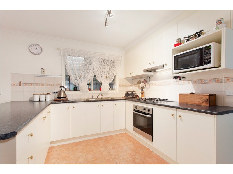 24 Turella Close, Berwick VIC 3806