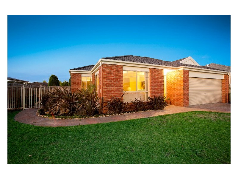 12 Chisholm Crescent, Narre Warren South VIC 3805