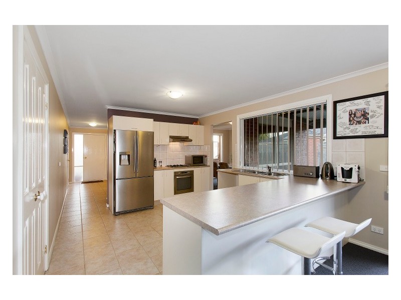 12 Chisholm Crescent, Narre Warren South VIC 3805