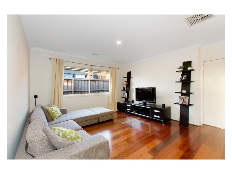 9 Emmett Avenue, Berwick VIC 3806