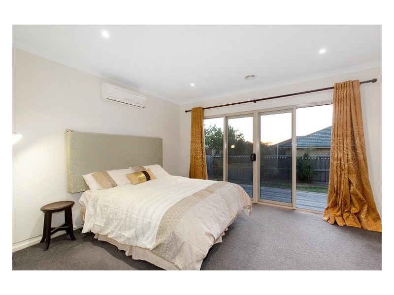 9 Emmett Avenue, Berwick VIC 3806