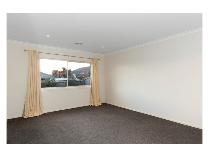 9 Emmett Avenue, Berwick VIC 3806