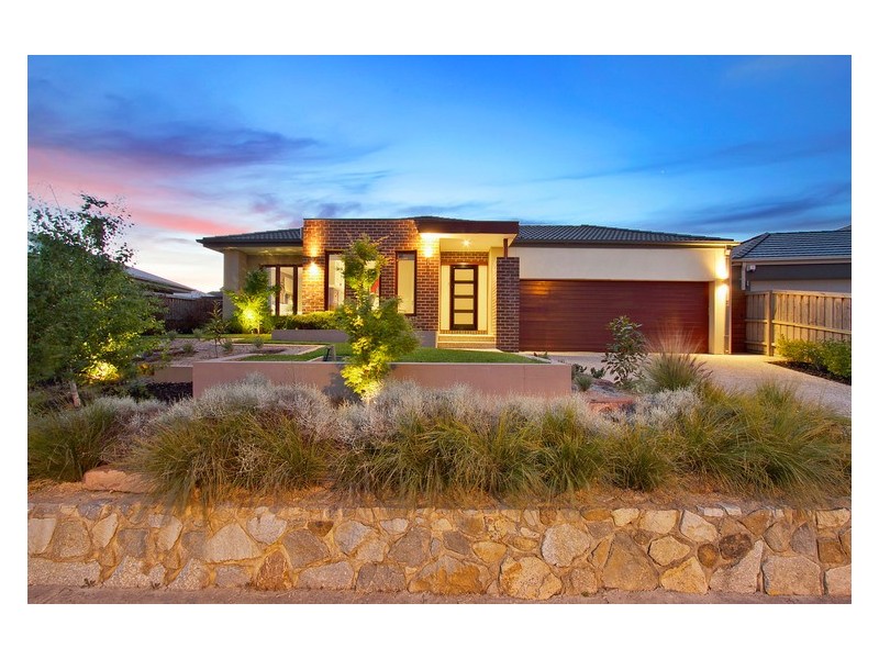 19 Bryn Mawr Boulevard, Berwick VIC 3806