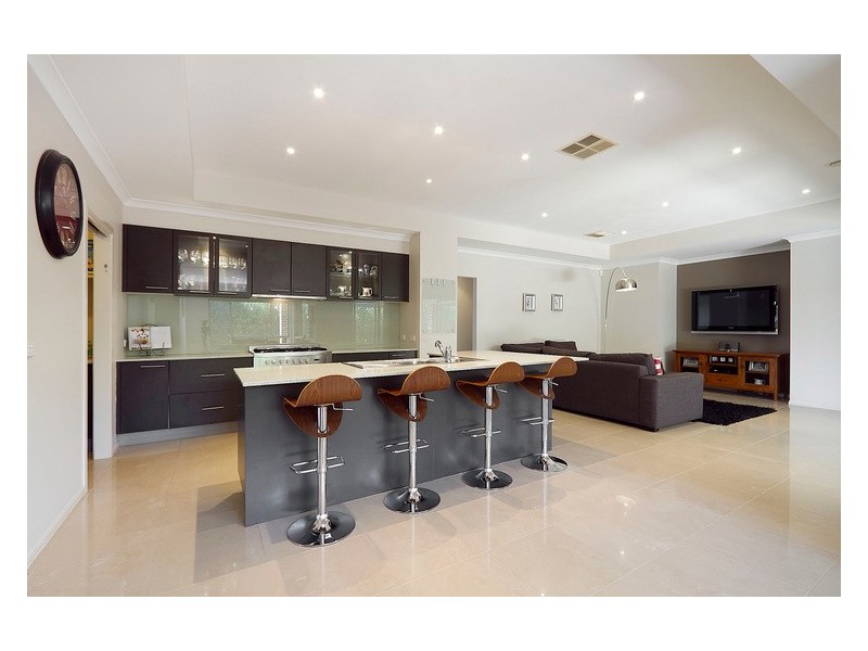 19 Bryn Mawr Boulevard, Berwick VIC 3806