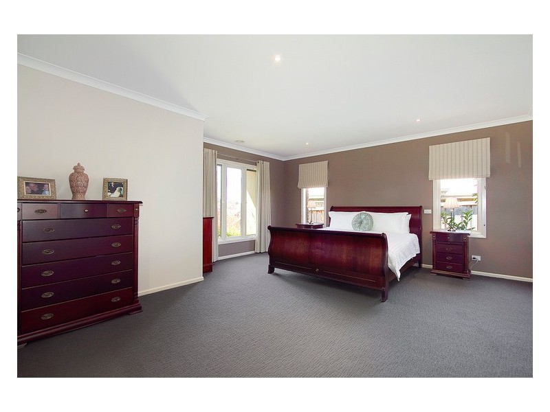 19 Bryn Mawr Boulevard, Berwick VIC 3806