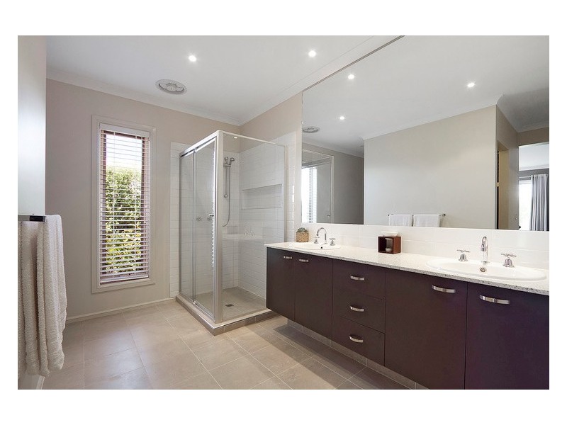 19 Bryn Mawr Boulevard, Berwick VIC 3806