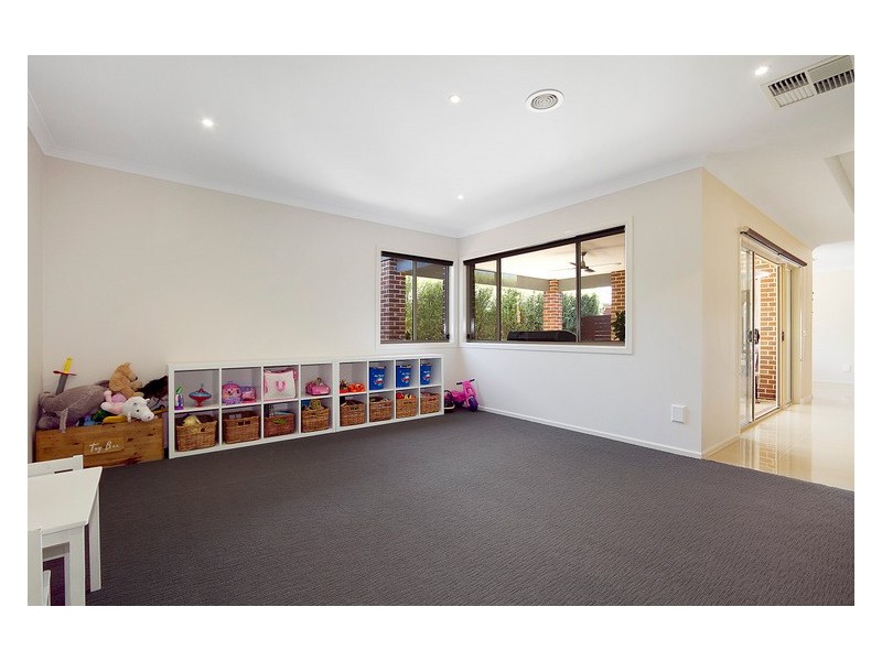 19 Bryn Mawr Boulevard, Berwick VIC 3806