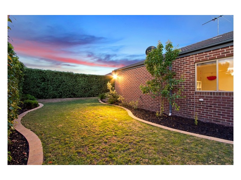 19 Bryn Mawr Boulevard, Berwick VIC 3806