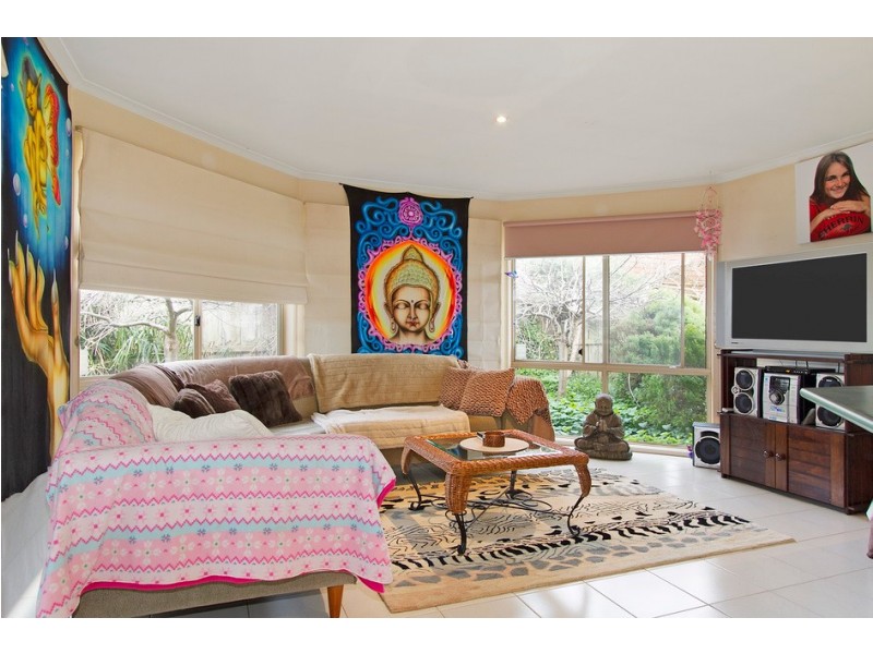 128 Bemersyde Drive, Berwick VIC 3806