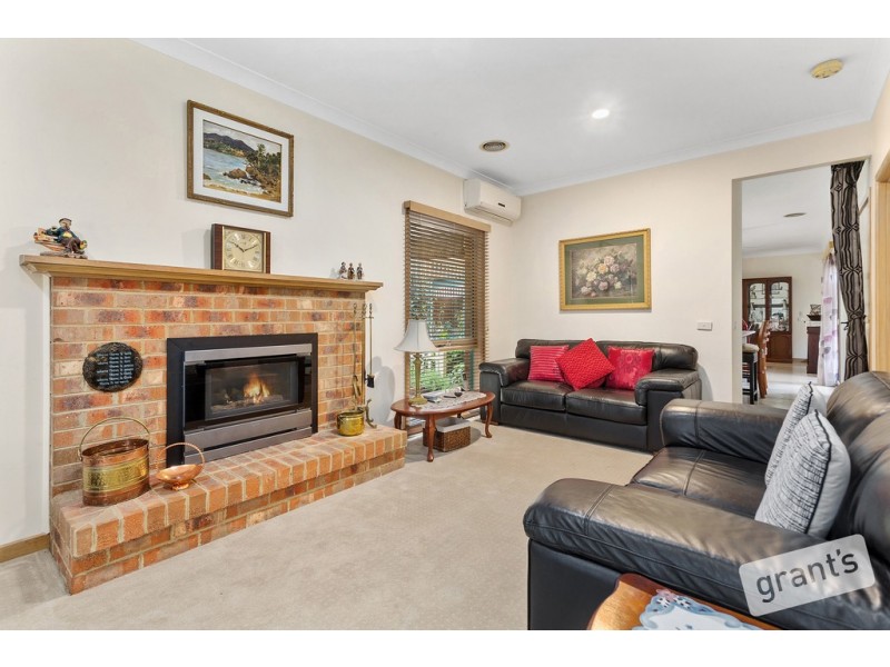 4 Adelaide Close, Berwick VIC 3806