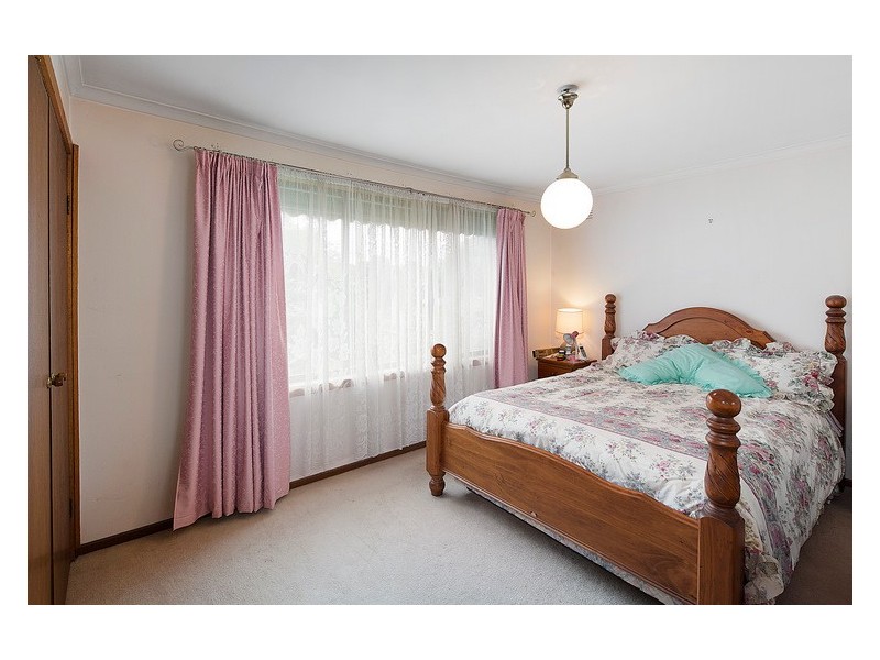 100 Sweeney Drive, Narre Warren VIC 3805