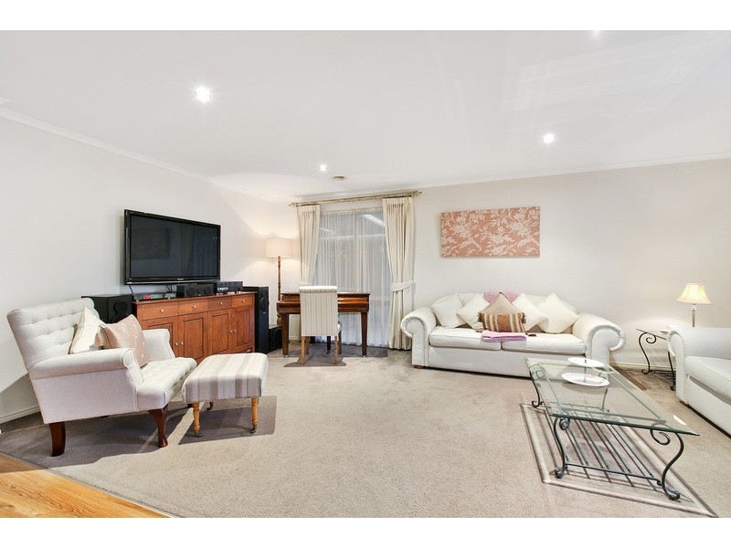 2 Exeter Place, Narre Warren South VIC 3805