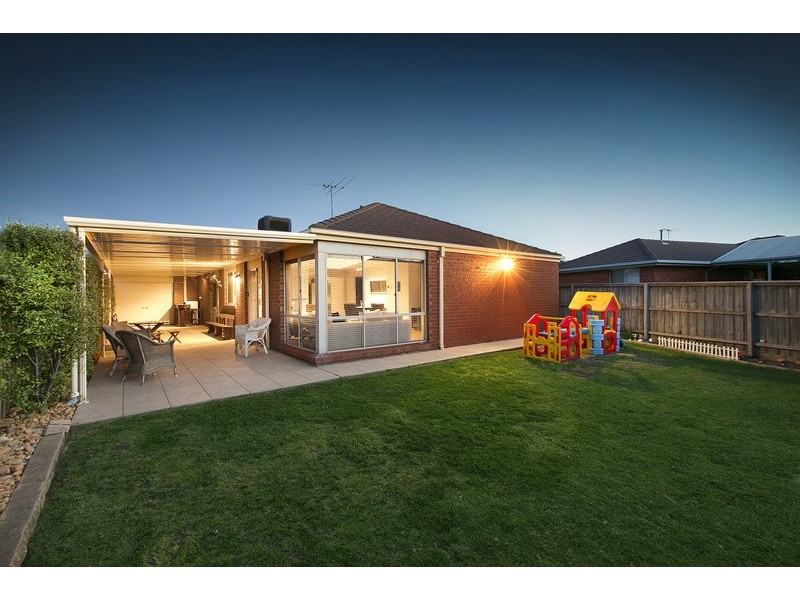 2 Exeter Place, Narre Warren South VIC 3805