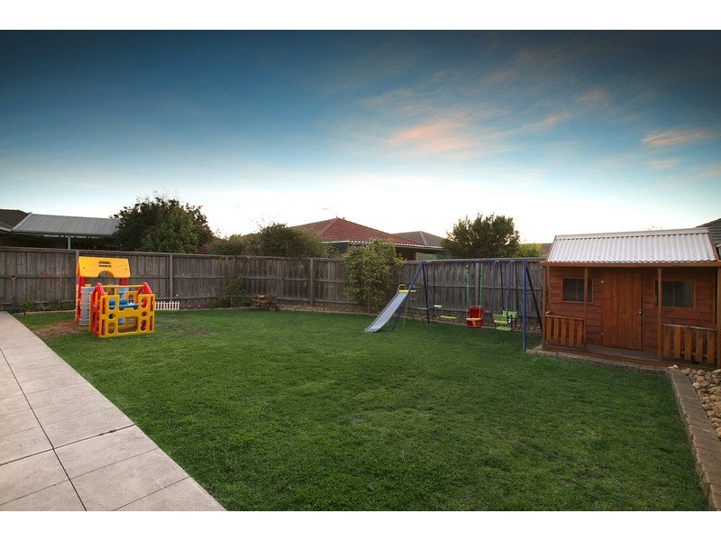 2 Exeter Place, Narre Warren South VIC 3805
