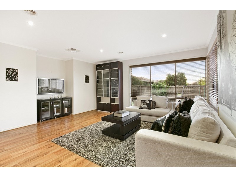 2 Exeter Place, Narre Warren South VIC 3805