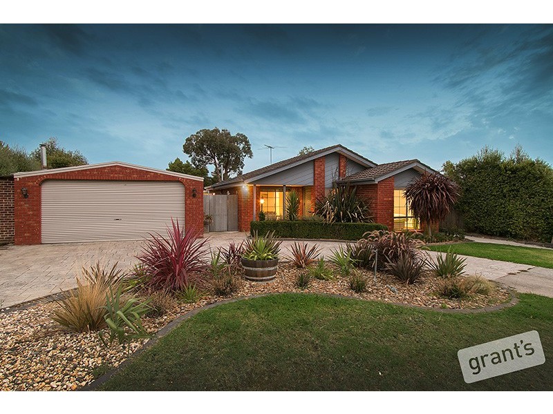 32 Insignia Crescent, Berwick VIC 3806