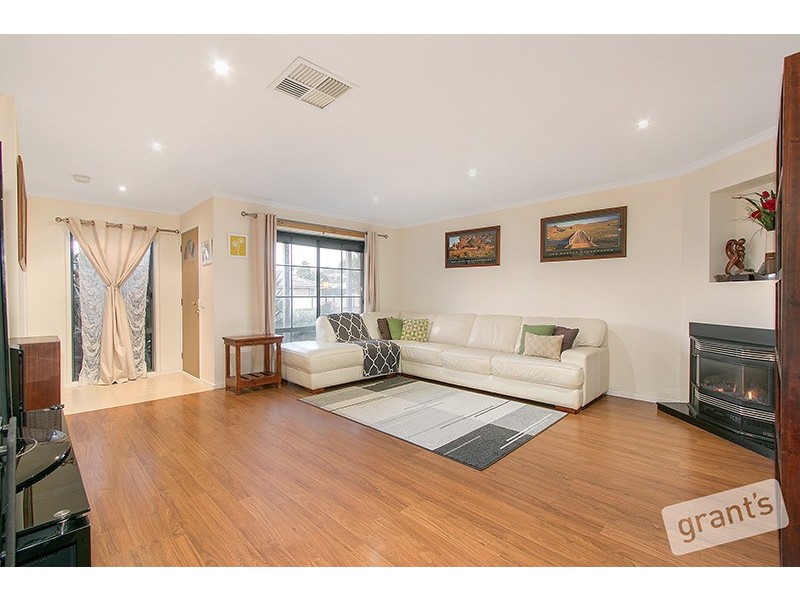 32 Insignia Crescent, Berwick VIC 3806
