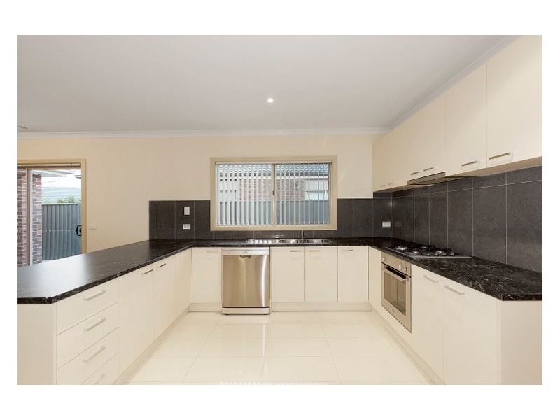 34 Sabel Drive, Cranbourne North VIC 3977