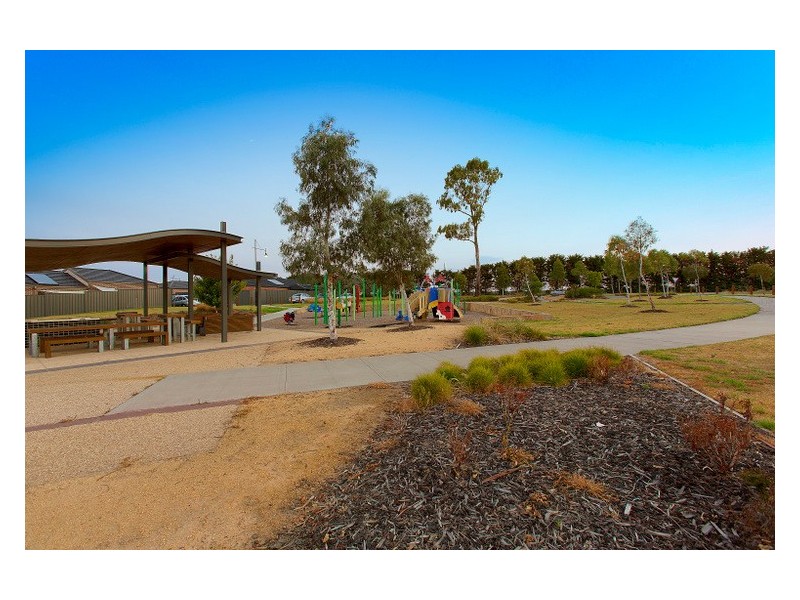 34 Sabel Drive, Cranbourne North VIC 3977