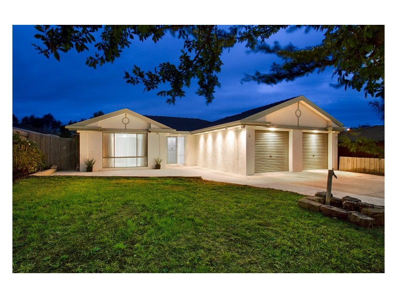 4 Hartsmere Drive, Berwick VIC 3806