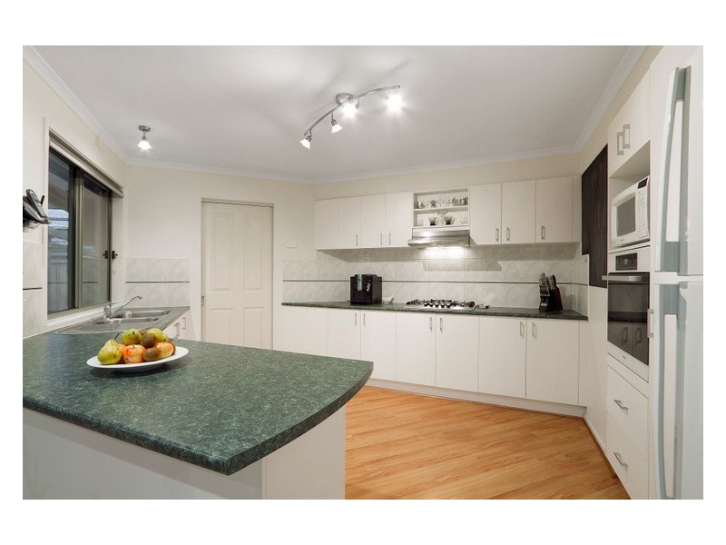 4 Hartsmere Drive, Berwick VIC 3806