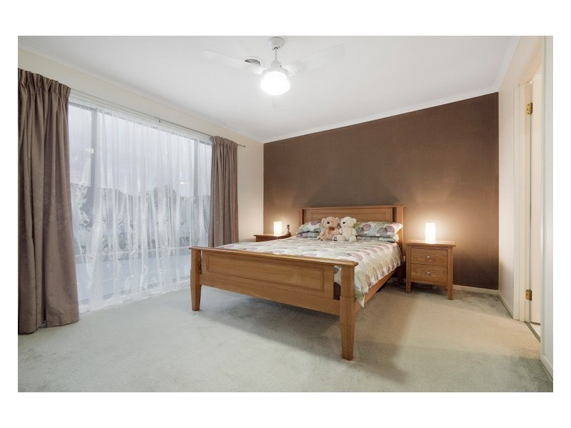 4 Hartsmere Drive, Berwick VIC 3806