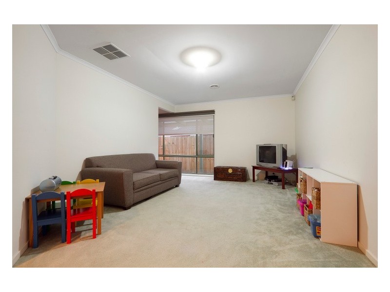 4 Hartsmere Drive, Berwick VIC 3806