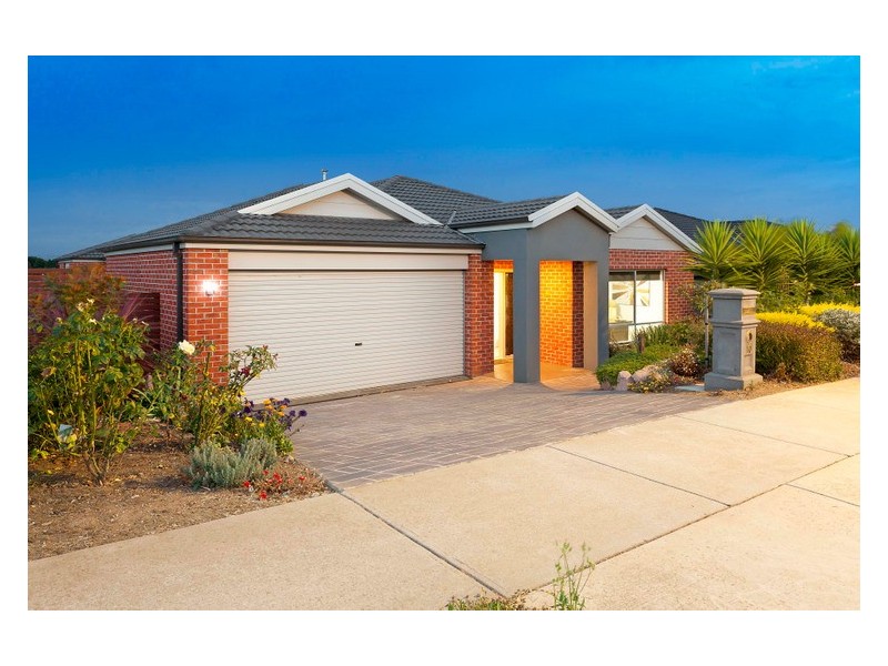10 Rimfire Avenue, Drouin VIC 3818