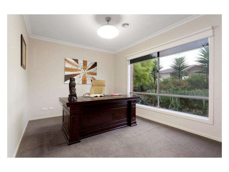 10 Rimfire Avenue, Drouin VIC 3818