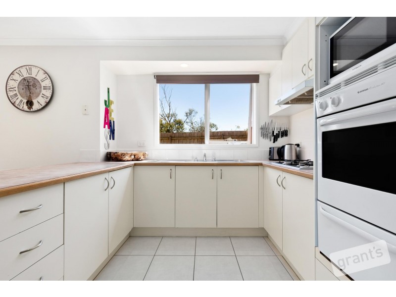 14 Insignia Crescent, Berwick VIC 3806