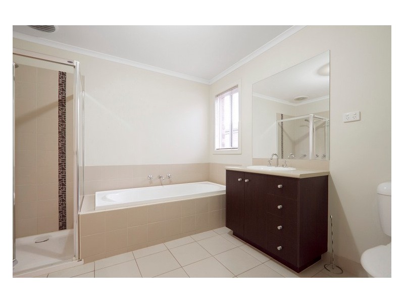 25 Melzak Way, Berwick VIC 3806